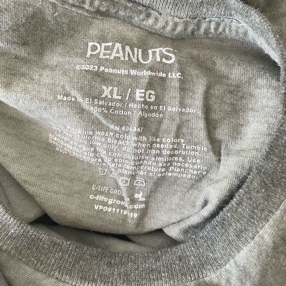 Peanuts T-Shirt - Picture 4 of 4